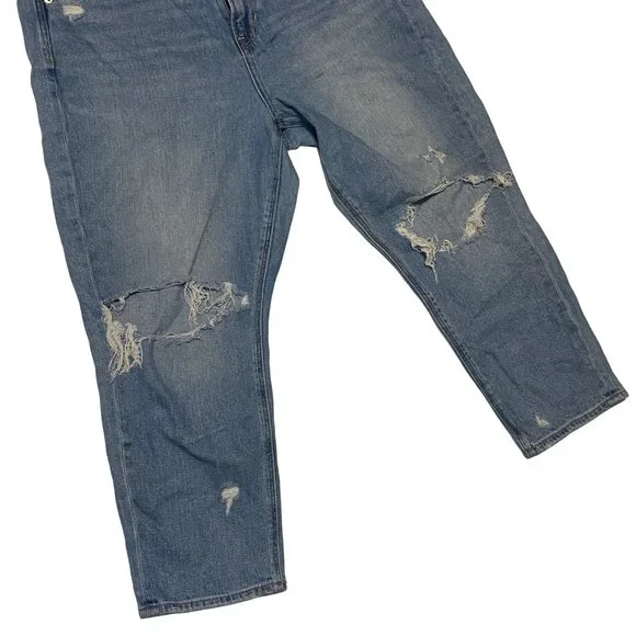 Destroyed Mom Jeans by American Eagle Outfitters 14 - Picture 6 of 13